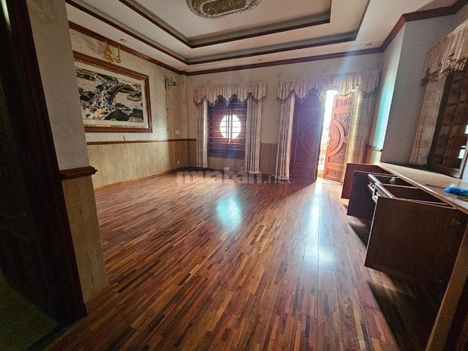 Siêu biệt thự MT Nguyễn Văn Khối (7x30) 1 hầm 4 tầng ST giá tốt