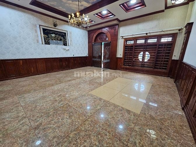 Siêu biệt thự MT Nguyễn Văn Khối (7x30) 1 hầm 4 tầng ST giá tốt