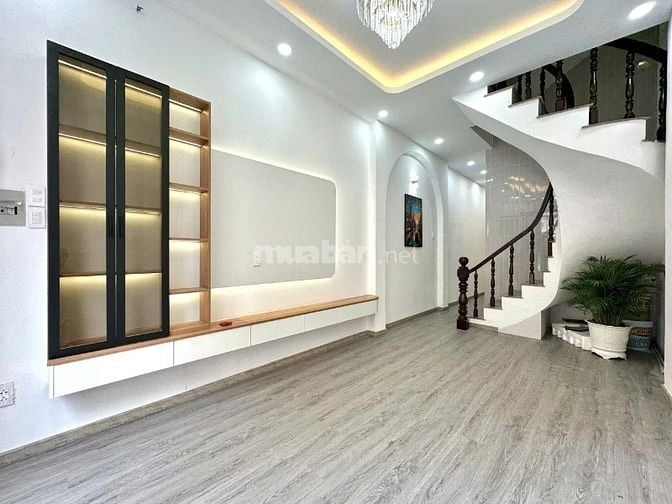 Khu nhà cao tầng, hẻm đẹp, xe tải quay đầu trung tâm Phú Nhuận