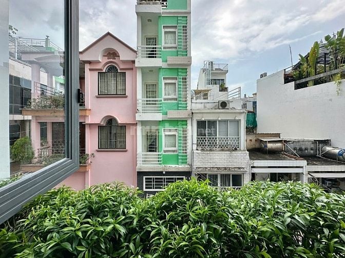 Khu nhà cao tầng, hẻm đẹp, xe tải quay đầu trung tâm Phú Nhuận