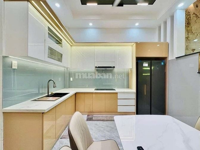 Cần bán gấp nhà 54m2 ngay Dương Quảng Hàm, GV. Giá: 2 Tỷ 510tr, hẻm 5m