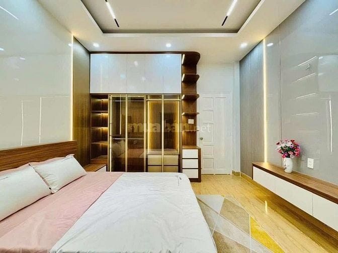 Cần bán gấp nhà 54m2 ngay Dương Quảng Hàm, GV. Giá: 2 Tỷ 510tr, hẻm 5m