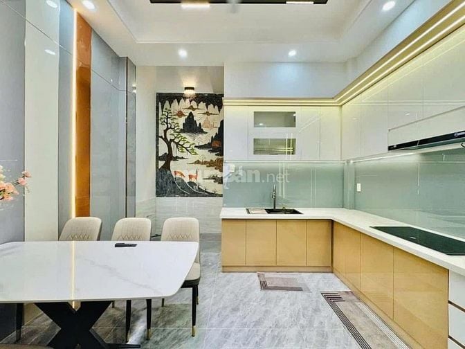 Cần bán gấp nhà 54m2 ngay Dương Quảng Hàm, GV. Giá: 2 Tỷ 510tr, hẻm 5m