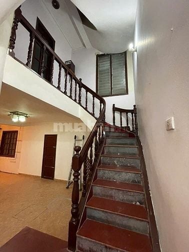 Cho thuê nhà ngõ 317 Hoàng Hoa Thám, cách dốc Tam Đa 50m