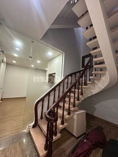 Cho thuê nhà HXT Nguyễn Thị Minh Khai Đakao Quận 