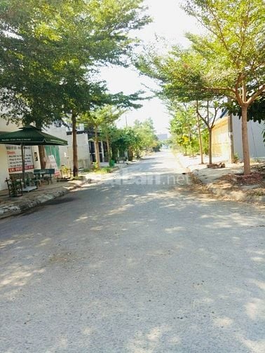 Cần bán nhanh nền đất Đông Dương quận 9, giá thấp, đầu tư tốt.