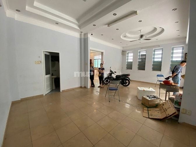 Cho thuê nhà mặt tiền Lạc Long Quân, P.8, Q.Tân Bình giá 16tr