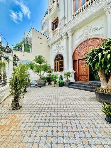 Cho thuê nhà biệt thự số 179E Đặng Thuỳ Trâm, Phường 13, Quận Bình Thạ