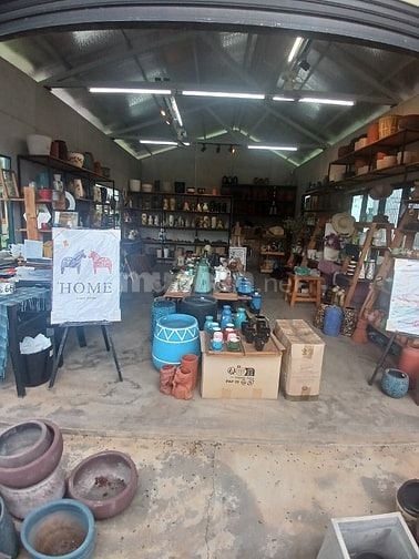 Sang tiệm gốm đang hoạt động tại thị trấn gia ray đồng nai