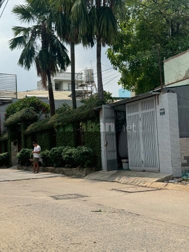 Nhà chính chủ bán giá tốt, Khu vực hiếm,hẻm thông thương