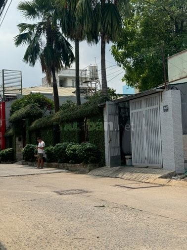 Nhà chính chủ bán giá tốt, Khu vực hiếm,hẻm thông thương