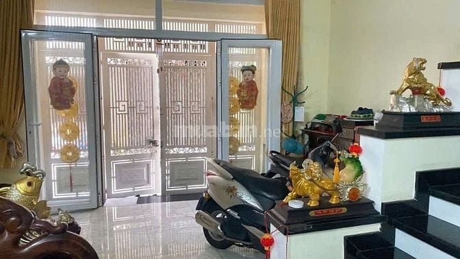 PHƯỜNG 13 - QUẬN 10 - 4 TẦNG BTCT - DTSD 200M2 - NGANG 5,1M - NHỈNH 1Ỷ