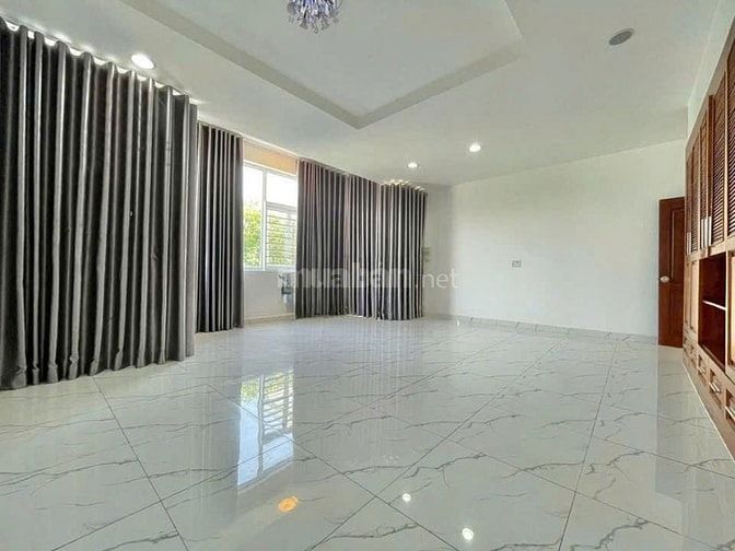 Cho thuê nhà toà nhà ngay Nguyễn Minh Hoàng Phường 12 Tân Bình