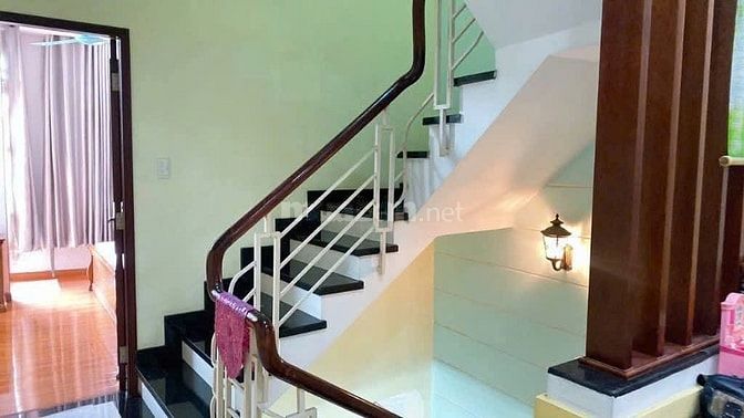 PHƯỜNG 13 - QUẬN 10 - 4 TẦNG BTCT - DTSD 200M2 - NGANG 5,1M - NHỈNH 1Ỷ