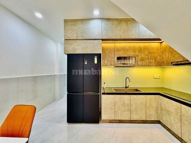 Nhà Huỳnh Văn Bánh 2 MT, ngang 4.6m, 59m2, đầy đủ nội thất cao cấp