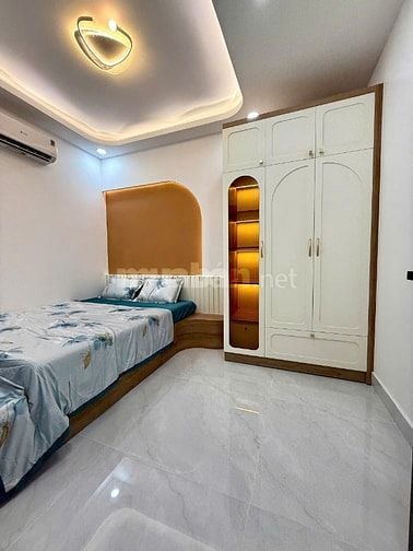 Nhà Huỳnh Văn Bánh 2 MT, ngang 4.6m, 59m2, đầy đủ nội thất cao cấp