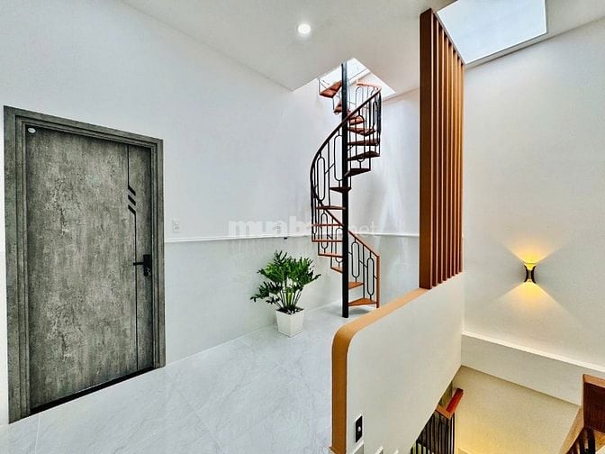 Nhà Huỳnh Văn Bánh 2 MT, ngang 4.6m, 59m2, đầy đủ nội thất cao cấp