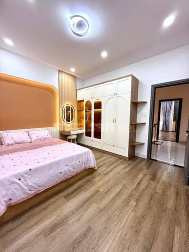 Nhà Huỳnh Văn Bánh 2 MT, ngang 4.6m, 59m2, đầy đủ nội thất cao cấp