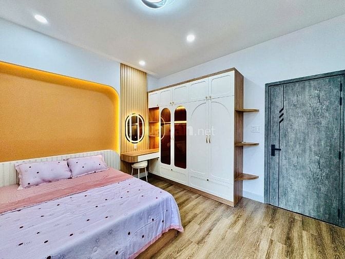 Nhà Huỳnh Văn Bánh 2 MT, ngang 4.6m, 59m2, đầy đủ nội thất cao cấp