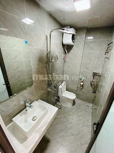 Về quê bán gấp căn Cách Mạng Tháng Tám, p11, quận 3 giá 2tỷ700tr 