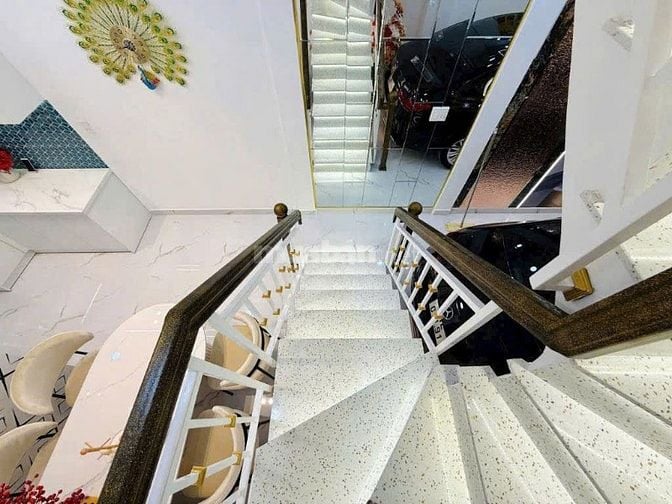 NHÀ MỚI XÂY XE HƠI ĐẬU ĐƯỢC TRONG NHÀ 1T1L 94,7m2 Đ. LÊ VĂN SỸ, P13 Q3