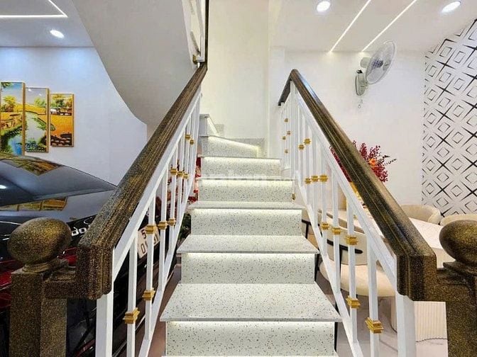 NHÀ MỚI XÂY XE HƠI ĐẬU ĐƯỢC TRONG NHÀ 1T1L 94,7m2 Đ. LÊ VĂN SỸ, P13 Q3