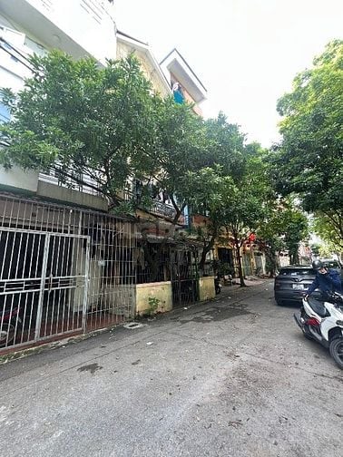 HOT HOT , GIÁ ĐT LÔ GÓC 2 MẶT THOÁNG OTO TRÁNH 64M MT5M GIÁ 20.9 TỶ 