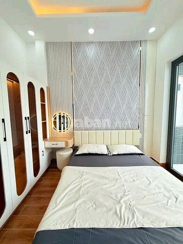 Kẹt vốn bán nhà Lý Thái Tổ, Quận 10. Giá 2,81 tỷ/60m2, sang tên ngay 