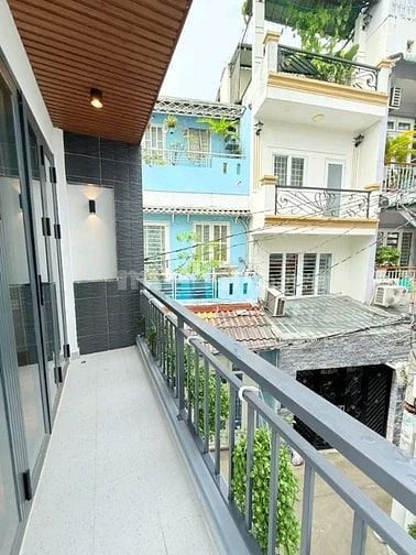 Kẹt vốn bán nhà Lý Thái Tổ, Quận 10. Giá 2,81 tỷ/60m2, sang tên ngay 
