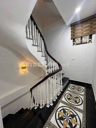 Mình cho thuê nhà mới xây,thang máy tại: Hoàng Hoa Thám