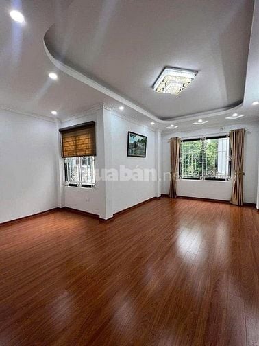 Mình cho thuê nhà mới xây,thang máy tại: Hoàng Hoa Thám