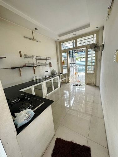 Cần tiền bán gấp nhà 4 tầng đường 3/2 Quận 11 chỉ 5ty
