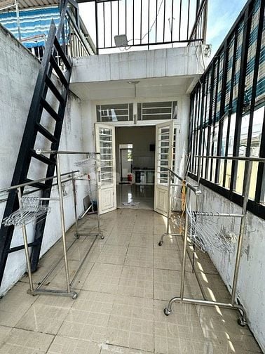Cần tiền bán gấp nhà 4 tầng đường 3/2 Quận 11 chỉ 5ty
