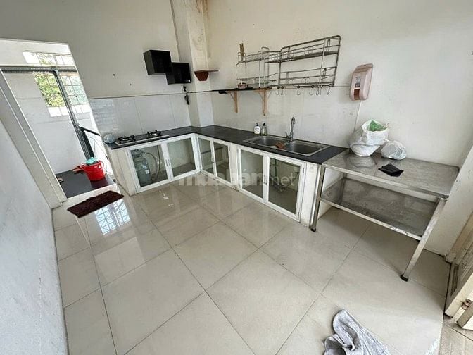 Cần tiền bán gấp nhà 4 tầng đường 3/2 Quận 11 chỉ 5ty