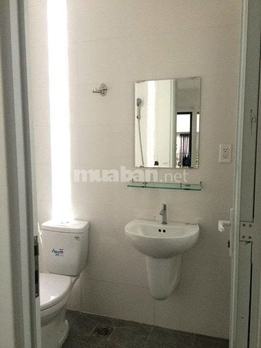 Cho thuê phòng đầy đủ nội thất gần ngã 4 Hàng Xanh