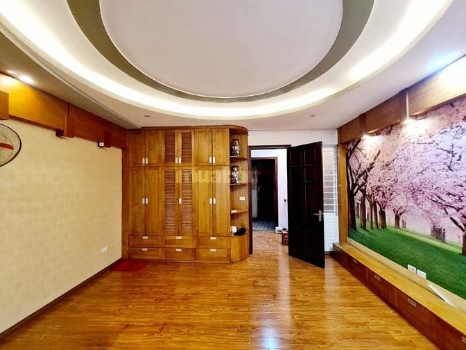 Nhà Đẹp Phố VIP Nguyên Hồng, Đống Đa 45m, 6 tầng, mt 5m, giá 33 tỷ.