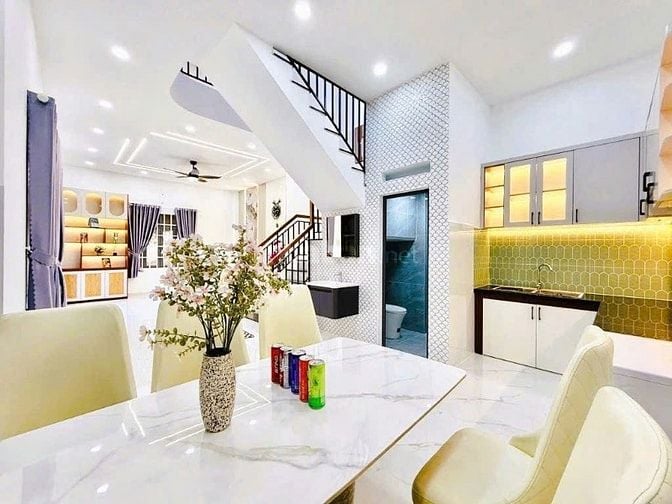 Bán nhà Hiệp Bình Chánh, quận Thủ Đức / 75m2 / 2 tỷ 100 triệu / SHR