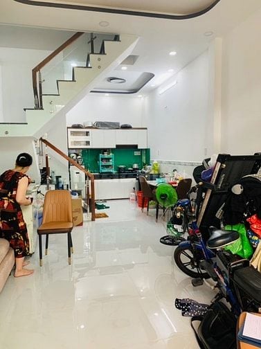  3TY8 - 4x10 -HẺM 2,5M-  CHỦ GẤP BÁN