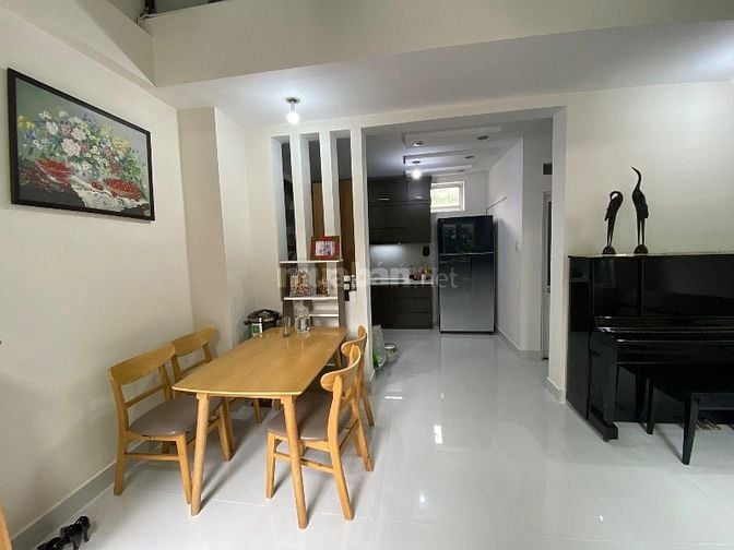 Bán nhà 3 lầu, 5.5x12 đường 43-thảo điền