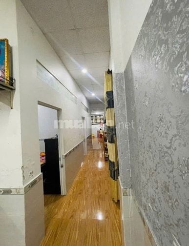 cần bán căn nhà ở chợ Thới Tứ Hóc Môn 88m2 820 TRIỆU Sổ hồng riêng.