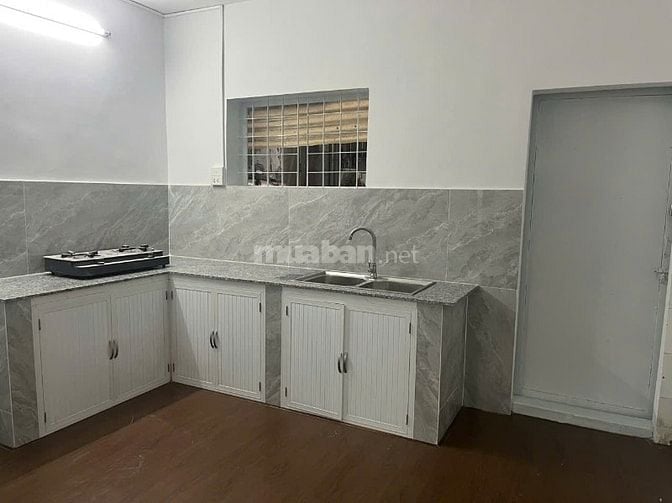 Cho thuê nhà nguyên căn đường Nguyễn Kiệm Phường 4, Q.Phú Nhuận 