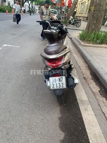 Cần bán xe Honda PCX 125cc màu vàng be, kim phun FI