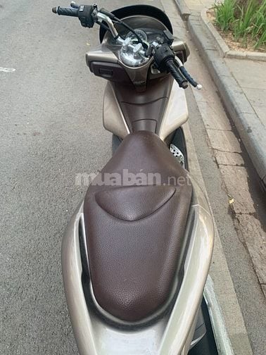 Cần bán xe Honda PCX 125cc màu vàng be, kim phun FI