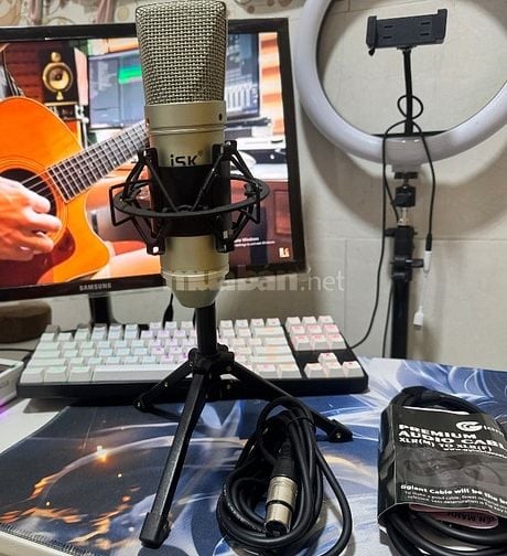 Cần pass Micro livestream AT 100 