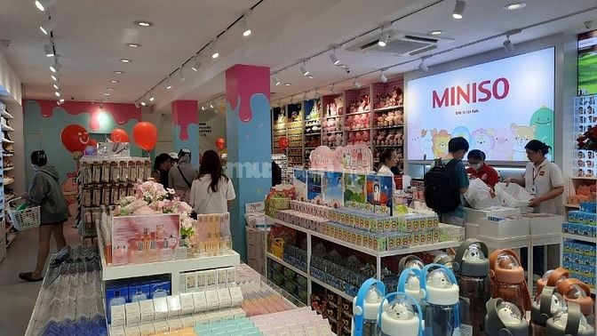 Cho thuê nhà nguyên căn mặt tiền Nguyễn Trãi Quận 5 - ngang 7,2m 