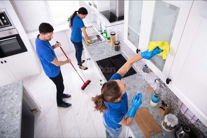 Tạp vụ quét dọn phòng khám tai quận 3