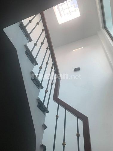 Bán nhà Lô góc,View Hồ, Gara Ôtô, 37M, 5 tầng, MT 6M, Gía 6,8 Tỷ 