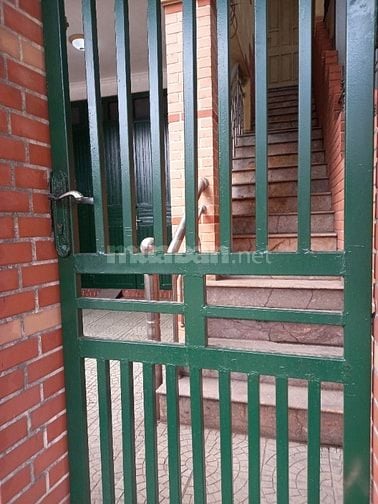 Chính chủ cho thuê nhà mặt đường 23B