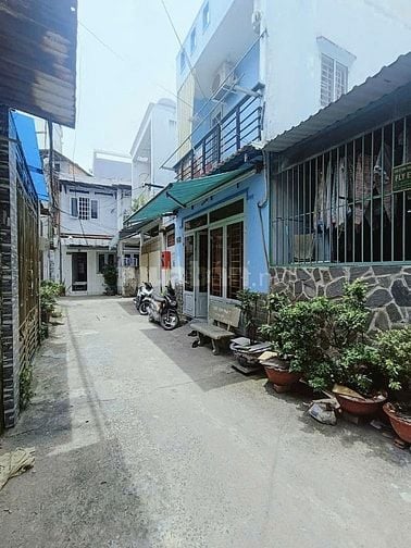 Nhà Diện tích khủng giá tí hon 