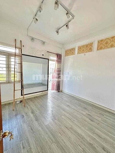 Nhà 3 lầu đúc Nguyễn Ảnh Thủ, 4mx16m, 5 phòng ngủ, 5WC, hẻm xe hơi